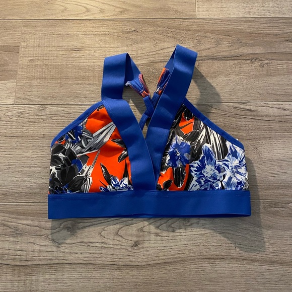 Nike Sports Bra - Picture 1 of 3